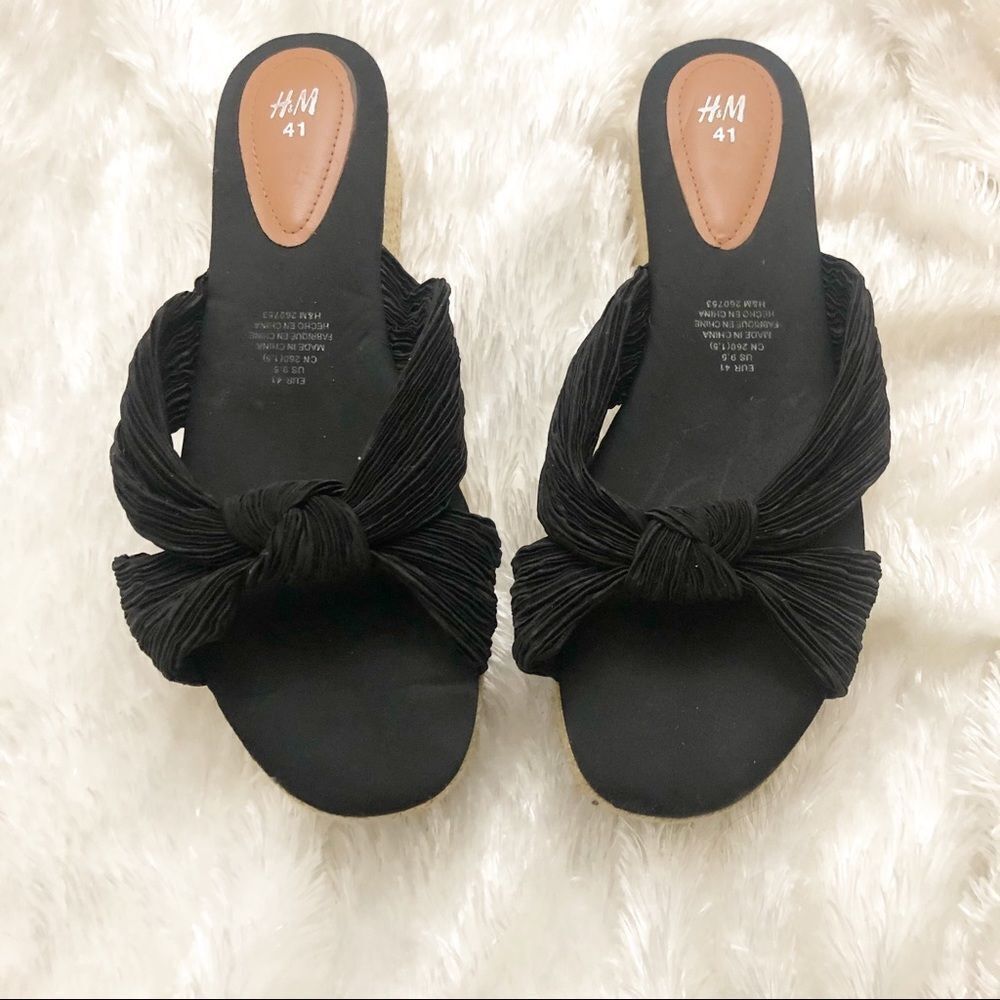 H&M black sandals size 9.5